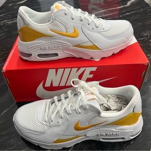 BRAND NEW Nike Air Max Sizes 7 / 8 / 8.5 Women’s